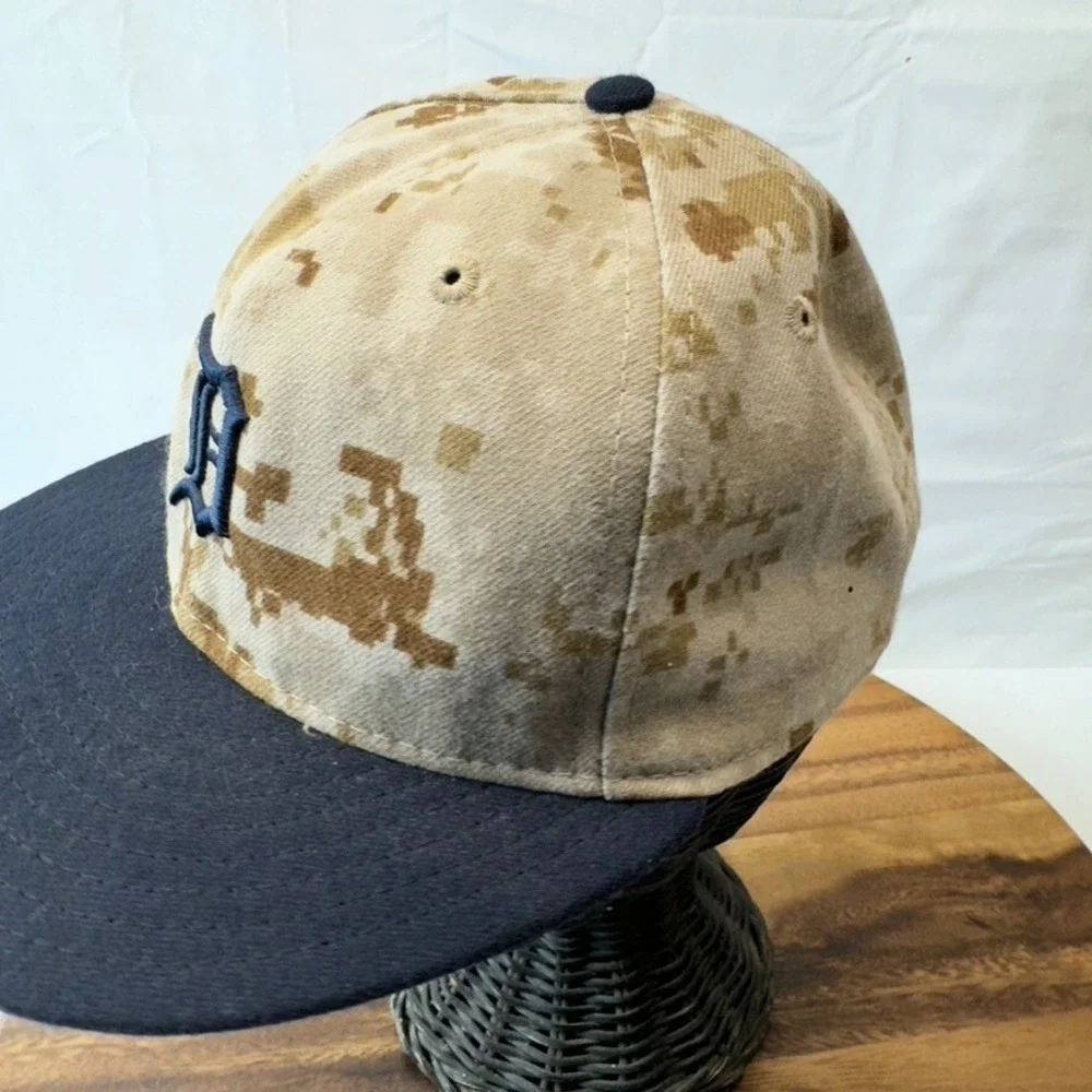 Detroit TIgers Hat Cap‎ Fitted Size 7 Black Digital Camo New Era On Field cap